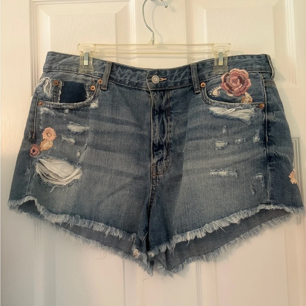 American Eagle, Blue Distressed Jean Shorts with Floral Embroidery, Sz. 14 - Picture 1 of 9